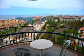 Отель Apartment on Playa Fanabe Torres Del Sol  Арона